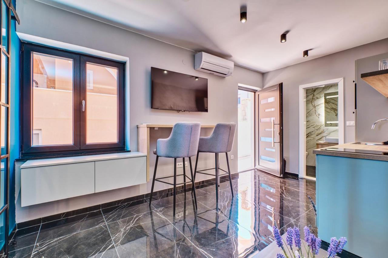 Luxury Apartments Mali Losinj Bagian luar foto