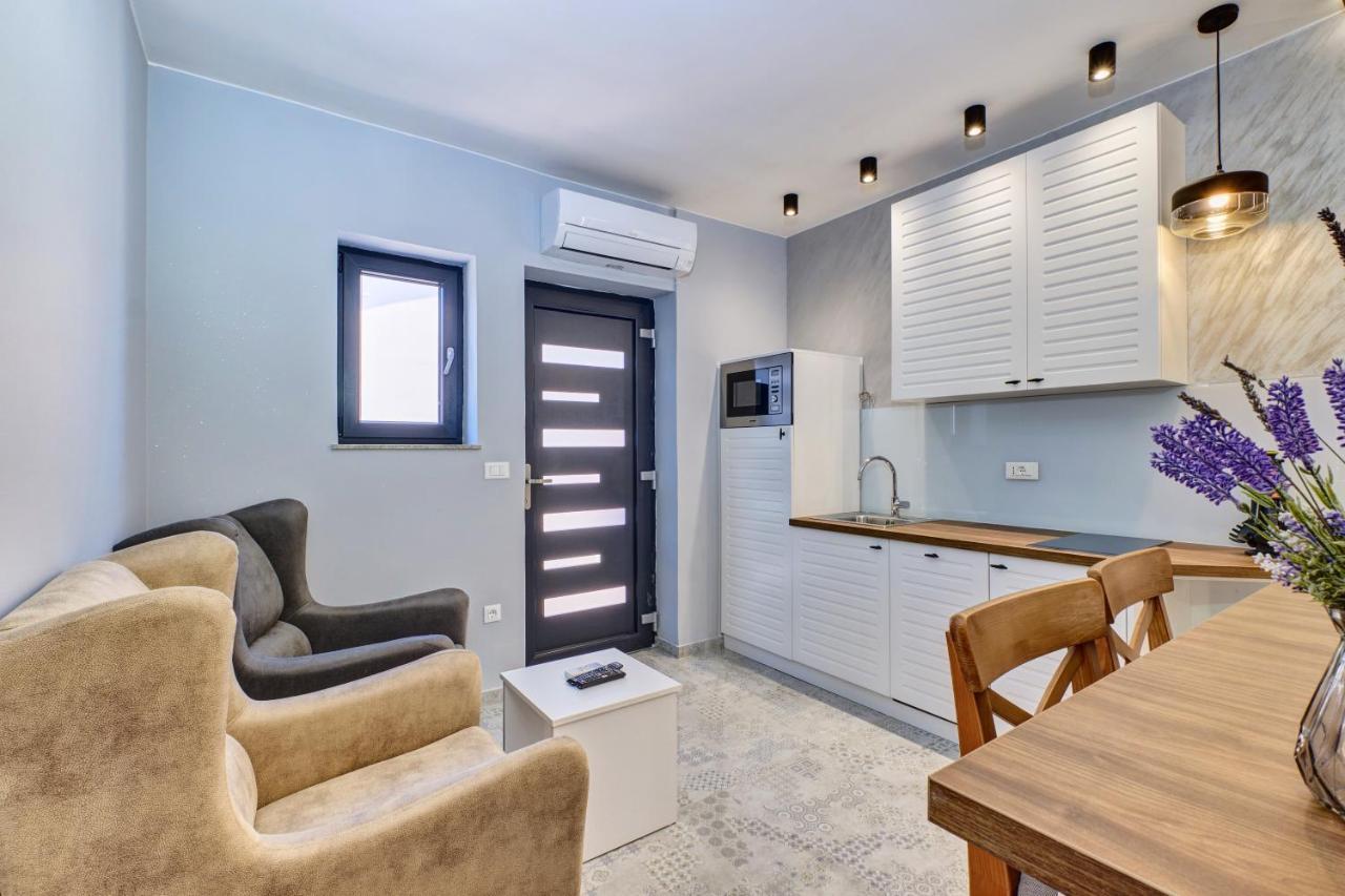 Luxury Apartments Mali Losinj Bagian luar foto