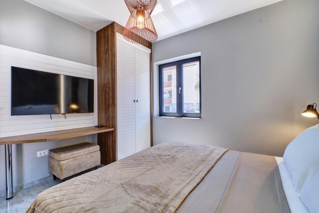 Luxury Apartments Mali Losinj Bagian luar foto