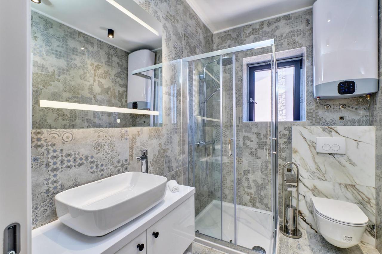Luxury Apartments Mali Losinj Bagian luar foto