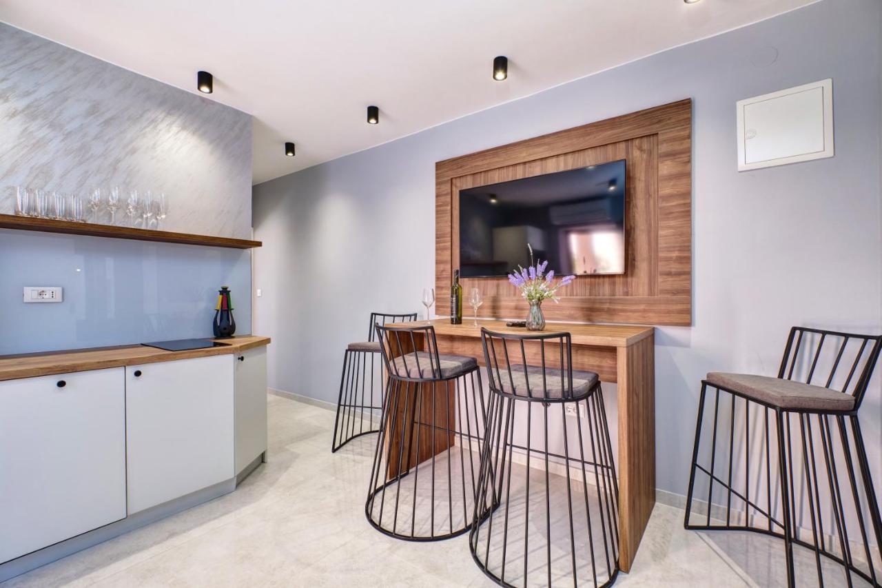 Luxury Apartments Mali Losinj Bagian luar foto