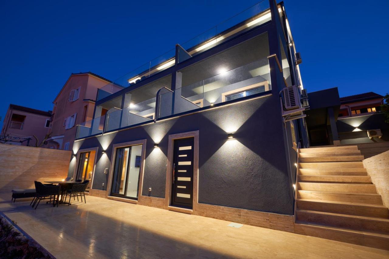 Luxury Apartments Mali Losinj Bagian luar foto
