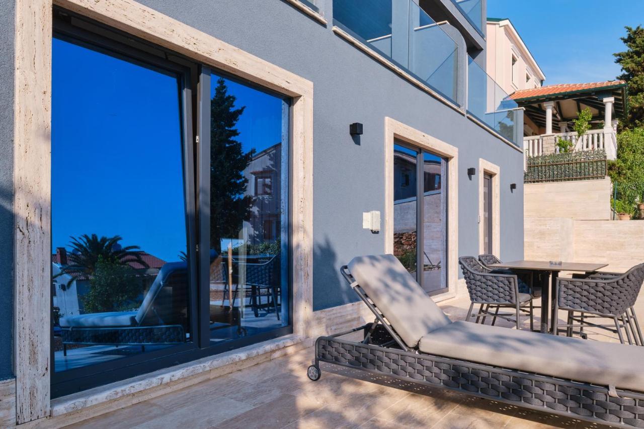 Luxury Apartments Mali Losinj Bagian luar foto